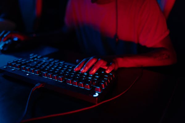 Corsair K70 RGB Pro