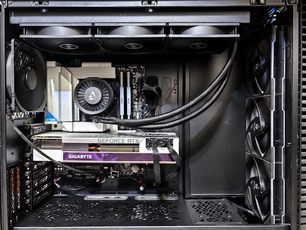 Gaming PC RTX 4070 / i7 — 2